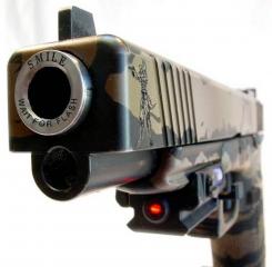Imagine atasata: GlockSmile.jpg