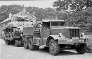 Imagine atasata: Diamond_TM-20_Tanktransporter_B&W.jpg