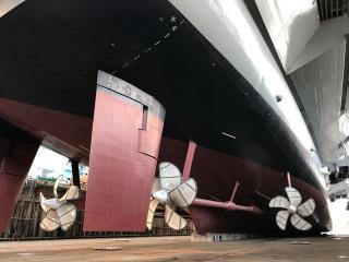 Imagine atasata: John F. Kennedy in Dry Dock 12 at Newport News Shipbuilding.jpg