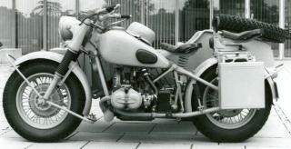 Imagine atasata: BMW_R75_foto_epoca.jpg