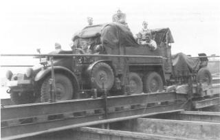 Imagine atasata: Kfz. 81 & 2 cm FLAK 30, UN, 001.jpg