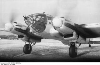 Imagine atasata: Bundesarchiv_Bild_101I-331-3026-01A,_Russland,_He_111.jpg