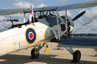 Imagine atasata: 800px-Fairey_Swordfish_II_LS326_L2_(G-AJVH)_(6238342073).jpg