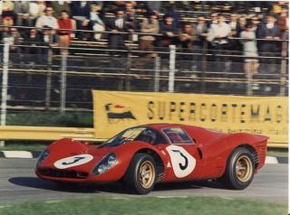 Imagine atasata: 1967-ferrari-p4-1000-km-di-monza-1967-podio1.jpg