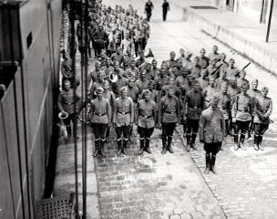 Imagine atasata: 18.09.1940_varna_trupe_bulgare_spre_cadrilater (4).jpg
