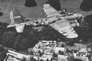 Imagine atasata: Memphis Belle picture.JPG