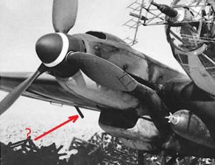 Imagine atasata: Heinkel_He_111_H-18_with_FuG_200_Hohentwiel_radar_and_torpedos_1943_e.jpg