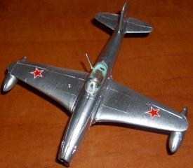 Imagine atasata: YAK-15.JPG