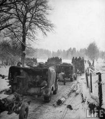 Imagine atasata: WC51 & 75mm Pack Howitzer M1A1 on Carriage (airborne) M8, Ardennes, 1944, 001.jpg