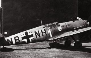 Imagine atasata: Messerschmitt-Bf-109V22-JFS2-White-1-WNr-1800-Stkz-NB+NH-01.jpg