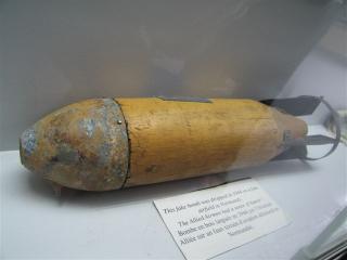 Imagine atasata: wooden-bomb.jpg