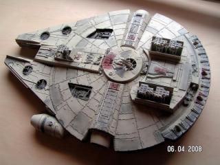 Imagine atasata: Milenium_Falcon_MPC.jpg