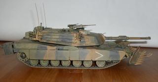 Imagine atasata: M1A1_side.JPG