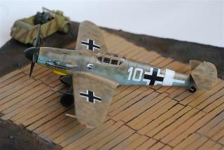 Imagine atasata: messerschmitt_bf_109_g_2_trop_hobbyboss.jpg