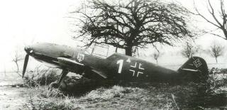 Imagine atasata: Messerschmitt-Bf-109E3-1.JG76-White-1-WNr-1304-captured-France-22nd-Nov-1939-01.jpg