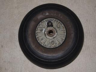 Imagine atasata: messerschmitt-bf-109-tail-wheel-tyre_360_c1461150427d9e6e0856db7533387550.jpg