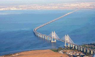 Imagine atasata: Vasco_da_Gama_Bridge.jpg