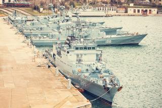 Imagine atasata: portul-militar-mangalia-fregatele-romanesti-2.jpg