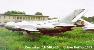 Imagine atasata: MiG_19_14.jpg