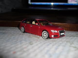 Imagine atasata: AUDI_A4_AVANT.JPG