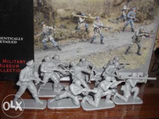 Imagine atasata: 72400476_1_644x461_soldati-soldatei-figurine-germani-paratrooper-pegasus-132-oradea.jpg