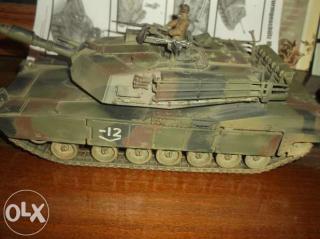 Imagine atasata: 72394650_1_644x461_macheta-tanc-m1a1-abrams-forces-of-valor-1-32-soldati-soldatei-oradea.jpg