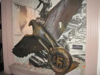 Imagine atasata: 1IWM, Reichstag bronze eagle.JPG