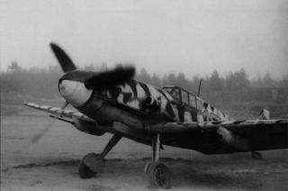 Imagine atasata: Me109-G6Trop-JG5-(Y10+-)-WrkN14800-Finland1943-281af+s.jpg