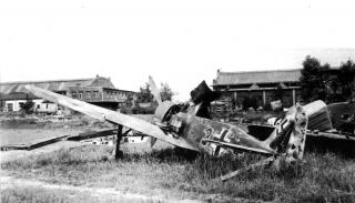 Imagine atasata: Focke-Wulf-Fw-190F8-II.SG4-Black-(3+-)-WNr-580434-Hradec-Kralove-Czechoslovakia-1945-01.jpg