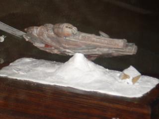 Imagine atasata: milenium_falcon3.jpg