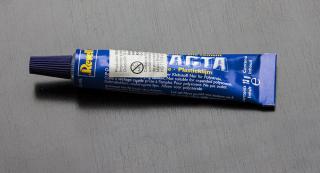 Imagine atasata: Revell Cement.jpg