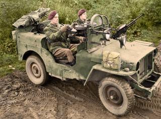Imagine atasata: Willys Jeep Comando.jpg