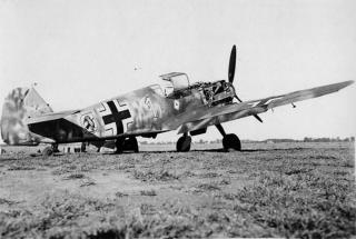Imagine atasata: Messerschmitt-Bf-109E3-6.JG51-Yellow-1-Josef-Priller-WNr-5057-France-Oct-1940-03.jpg