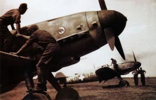 Imagine atasata: Messerschmitt-Bf-109F4-RHAF-101-V0+36-Hungary-1943-01.jpg