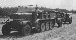 Imagine atasata: SdKfz_8_cu_Sfh_18.jpg