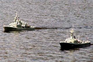 Imagine atasata: HMCS Annapolis  HMCS St. Laurent.jpg