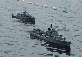 Imagine atasata: HMAS Tobruk trailed by HMAS MACQUAIRE.jpg