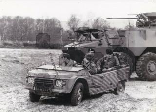 Imagine atasata: CITROEN-MEHARI-Arme.jpg