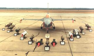 Imagine atasata: f16_bombs.jpg