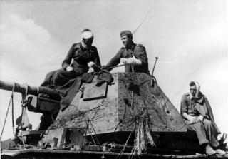 Imagine atasata: Marder_PzKpfw38tAusfH.jpg